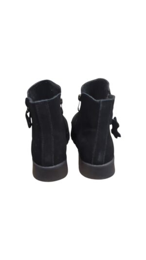 fa54517d-634e-446d-bc5b-27c3b86b862b