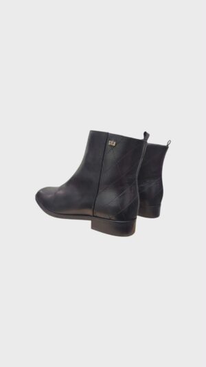 aed663ae-c7e1-4933-b2d4-72b3bbf7077e