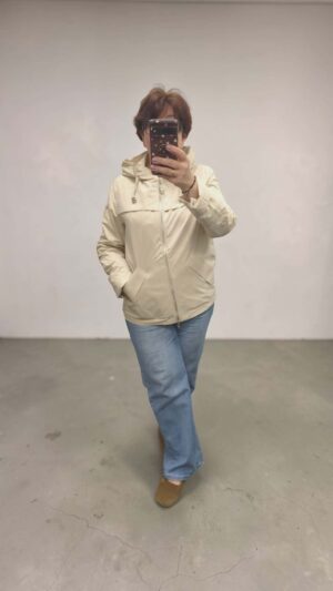 57e5d687-cb21-438b-8b8b-39bdf70d1958